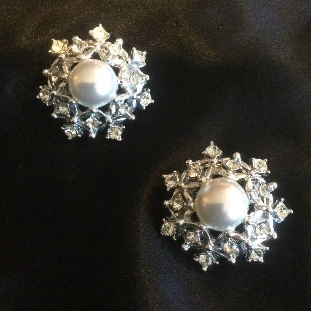 Sarah Coventry Pair Of Rhinestone Snowflake Pins